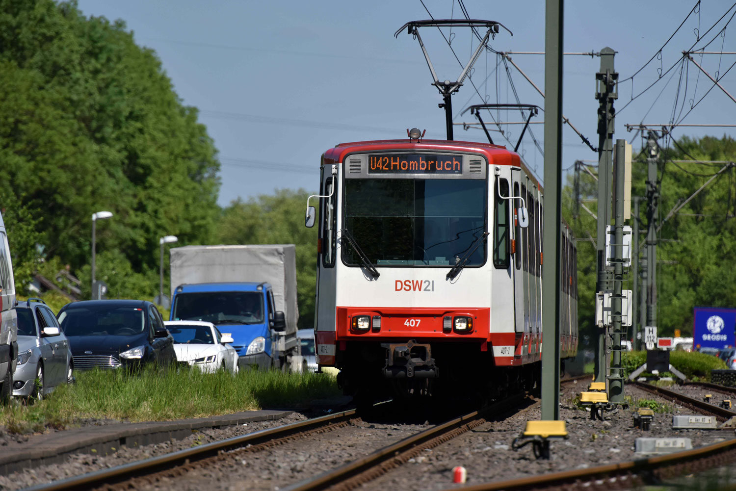 Die Stadtbahnlinie U42 bei einer Fahrt in Dortmund
