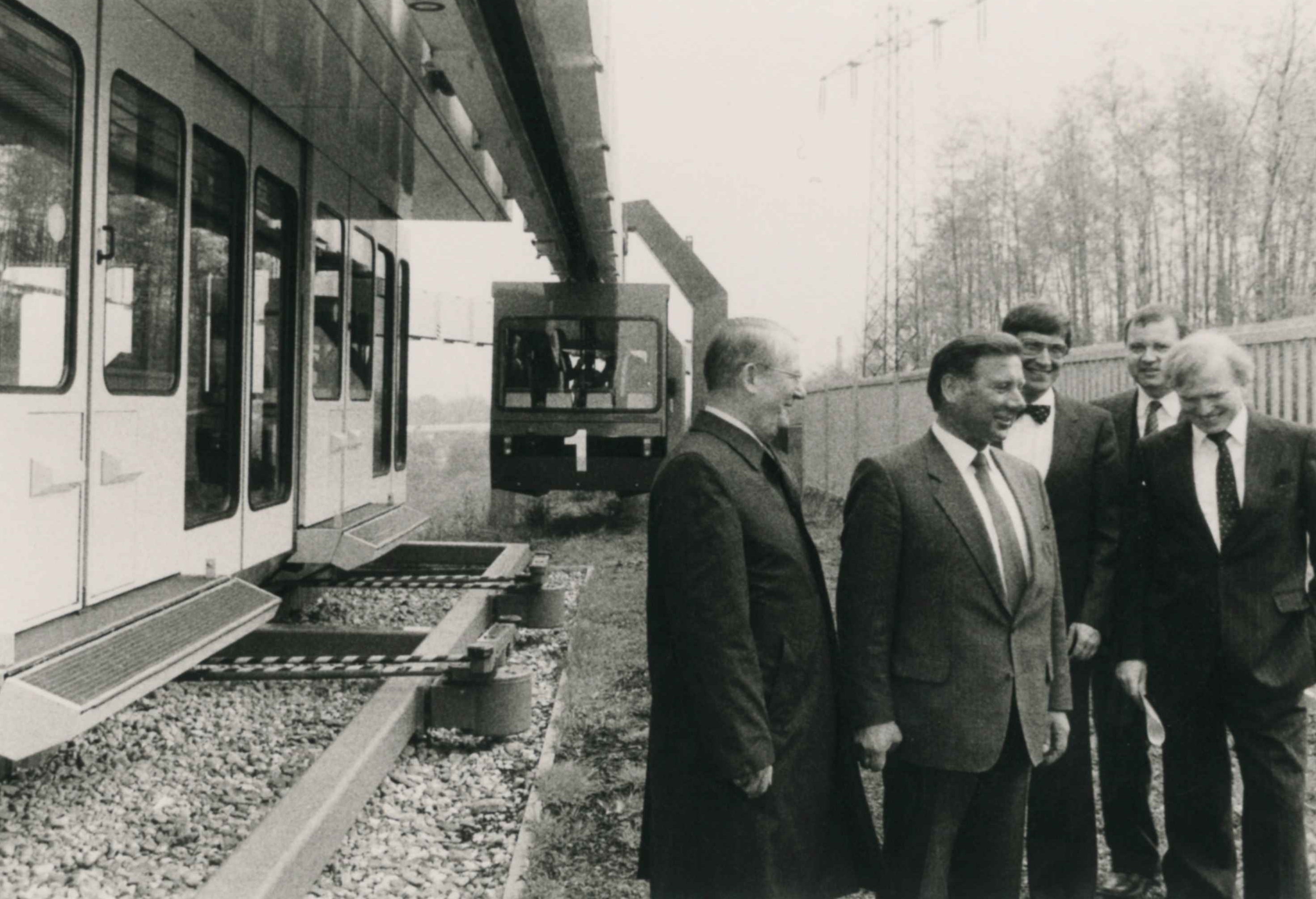Eröffnungsfahrt der H-Bahn am 2. Mai 1984. Quelle: H-BAHN21