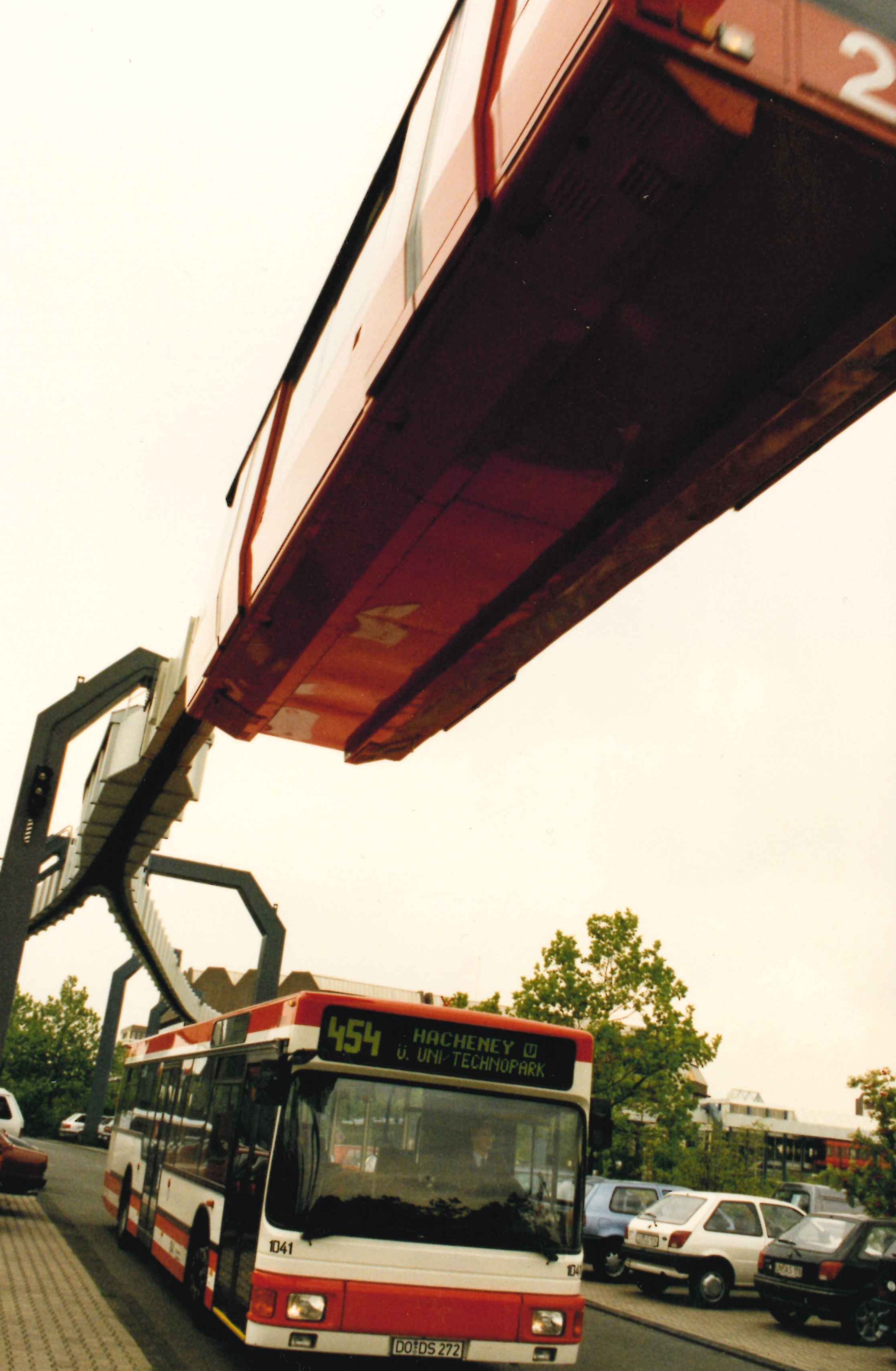 Älteres Bild der H-Bahn. Quelle: H-BAHN21